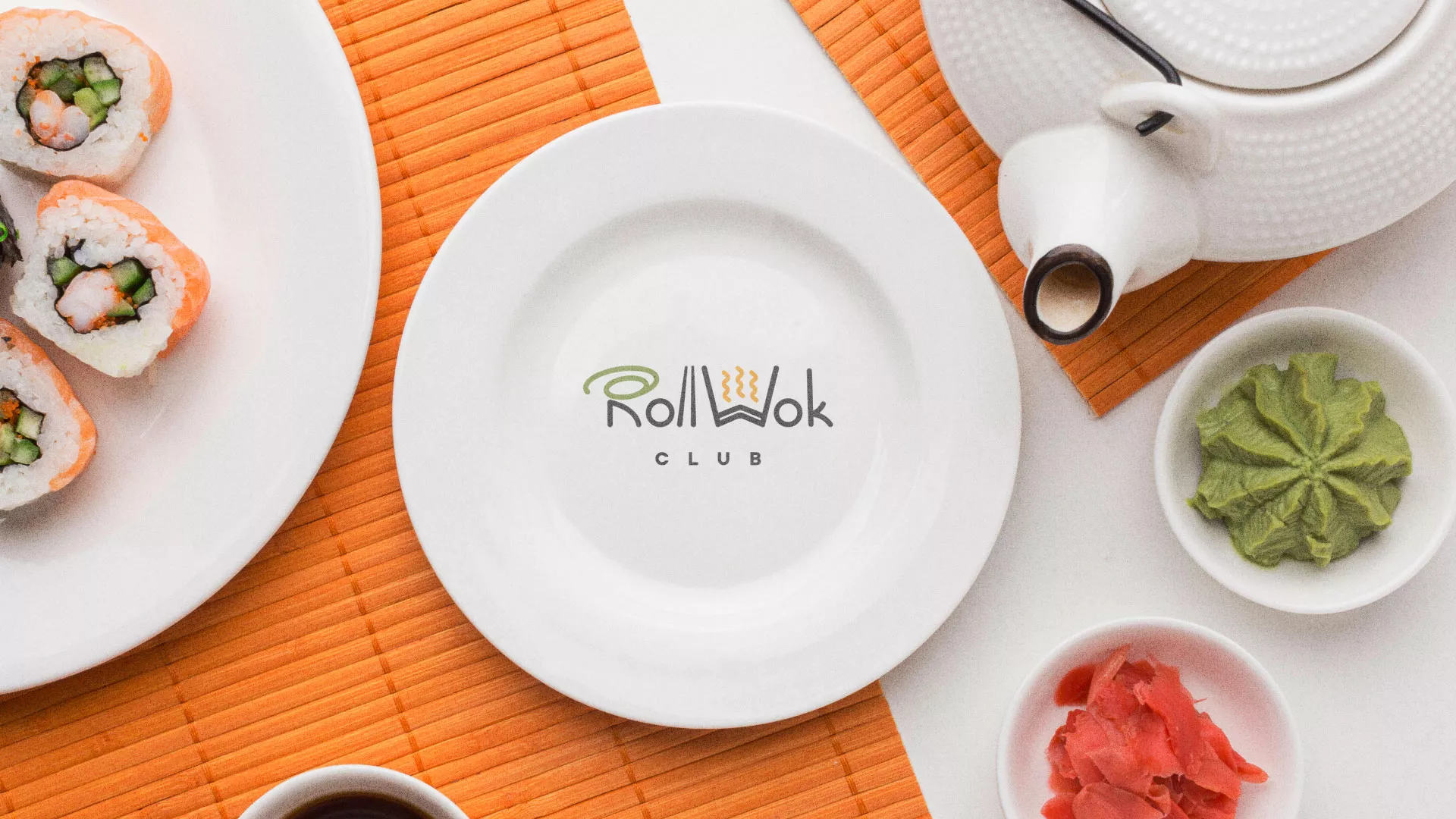 Разработка логотипа и фирменного стиля суши-бара «Roll Wok Club» в Нижнеудинске